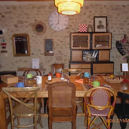 D'hotes Les 7 Semaines Bed & Breakfast 3*