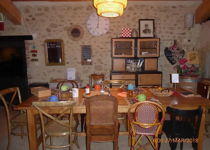 D'hotes Les 7 Semaines Bed & Breakfast 3*